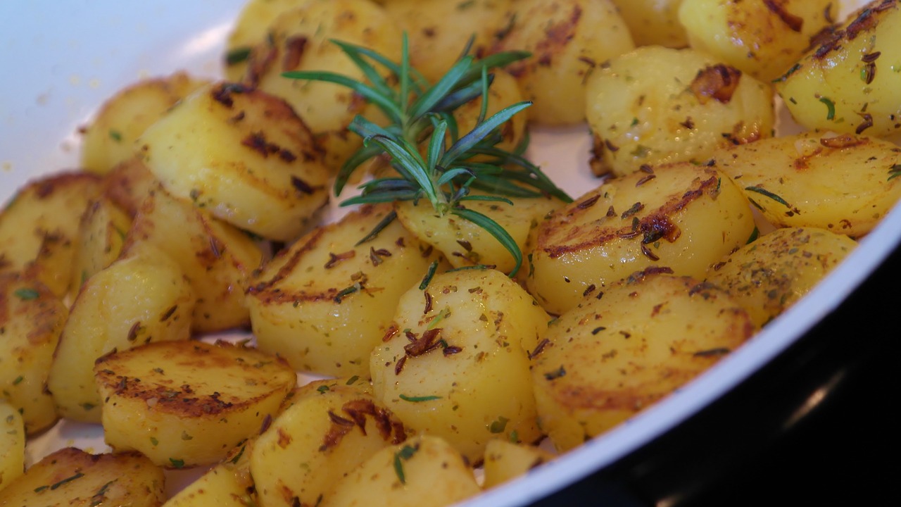 Bratkartoffel | German Sauteed Griddle Potatoes