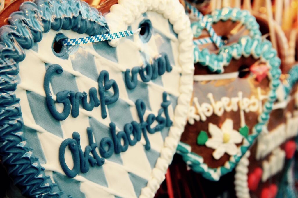 A gingerbread heart from the Oktoberfest